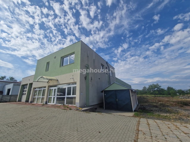 Eladó ipari ingatlan, Százhalombattán 429 M Ft