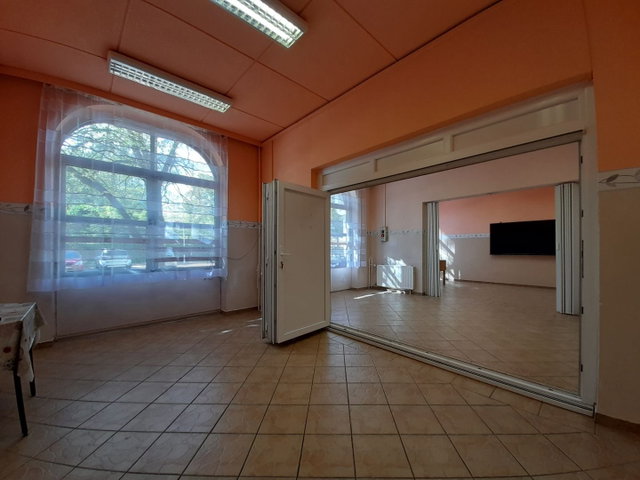 Kiadó üzlethelyiség, Debrecenben 200 E Ft / hó