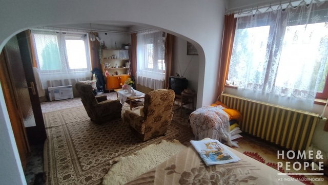 Eladó családi ház, Hódmezővásárhelyen 84 M Ft, 5+2 szobás