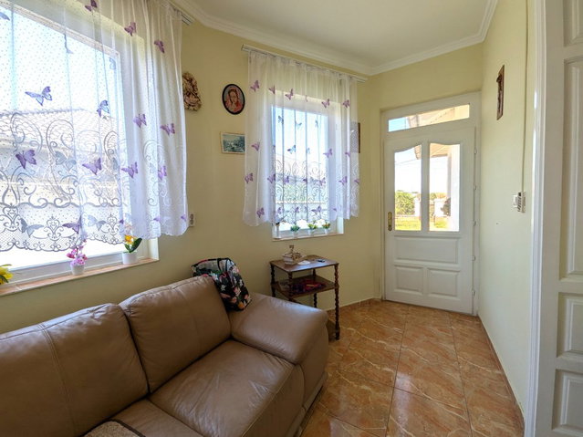 Eladó családi ház, Debrecenben 145 M Ft, 4 szobás