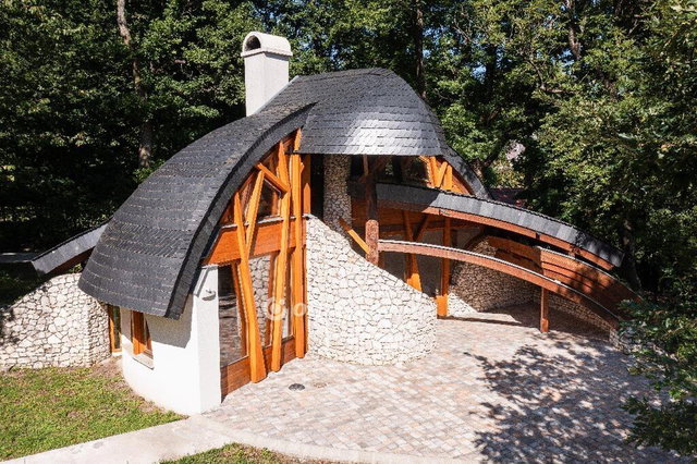 Eladó családi ház, Pilisszentkereszten 650 M Ft, 11 szobás