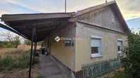 Eladó családi ház, Újszászon 15.2 M Ft, 3 szobás