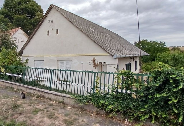 Eladó családi ház, Szentgáloskéren 12.7 M Ft, 1 szobás