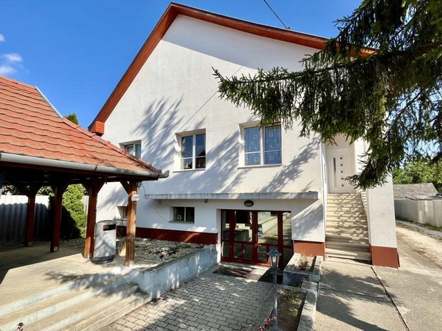 Eladó családi ház, Tápióbicskén 70 M Ft, 5 szobás