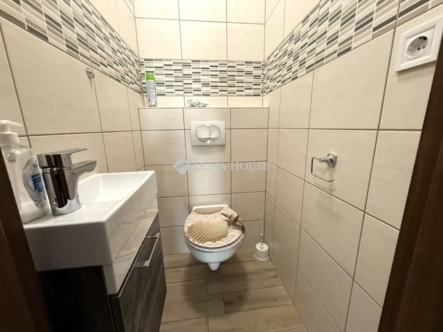 Eladó ikerház, Kecskeméten 96.5 M Ft, 4 szobás
