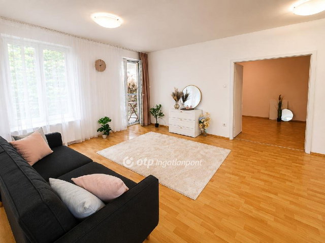 Eladó téglalakás, Budapesten, VI. kerületben 94.9 M Ft, 2 szobás