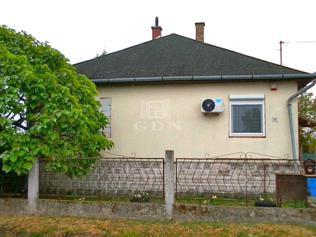 Eladó családi ház, Hejőszalontán 25 M Ft, 3 szobás