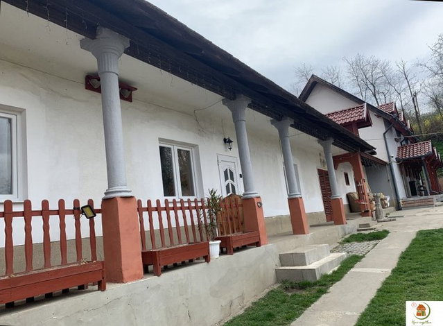 Eladó családi ház, Leányváron 144 M Ft, 7 szobás