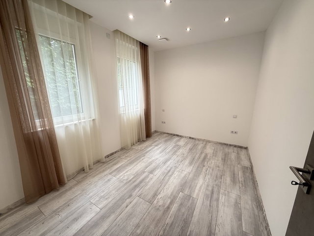 Eladó családi ház, Pakson 197 M Ft, 4 szobás