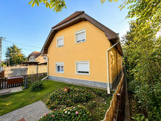 Eladó családi ház, Szigetszentmiklóson 94.9 M Ft, 5 szobás