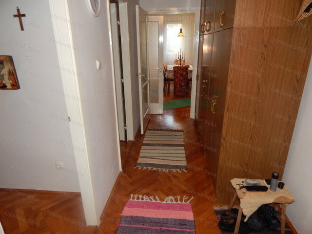 Eladó panellakás, Siófokon 69.9 M Ft, 4 szobás