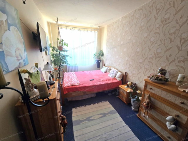 Eladó panellakás, Oroszlányban, Táncsics udvarban 40.5 M Ft