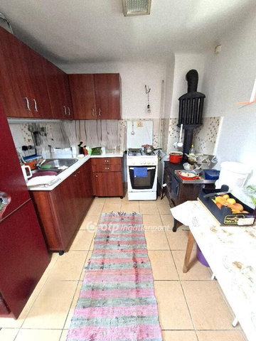 Eladó családi ház, Ráckeresztúron 67.99 M Ft, 5 szobás