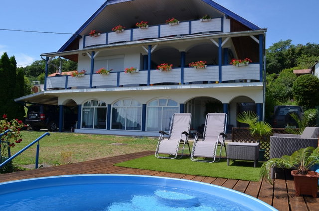 Eladó családi ház, Balatongyörökön 330 M Ft, 8 szobás