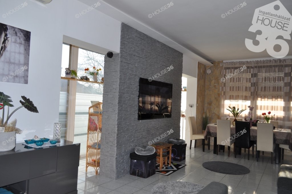 Családi ház · 7 hálószoba · 300 m² · 68.900.000 Ft