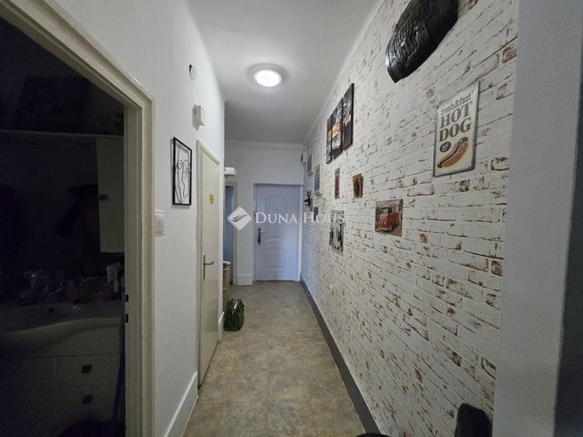 Eladó panellakás, Várpalotán 36.9 M Ft, 2 szobás