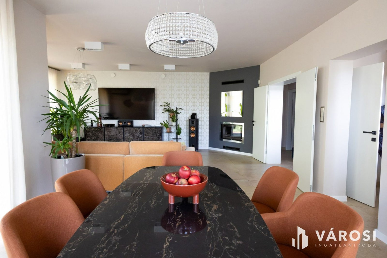 7 bed · 402m² · 349.500.000 ft