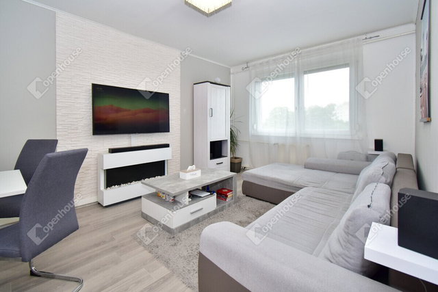 Eladó panellakás, Szegeden 56 M Ft, 2 szobás