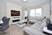 Eladó panellakás, Szegeden 56 M Ft, 2 szobás