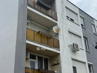 Eladó téglalakás, Tiszafüreden 32 M Ft, 2 szobás