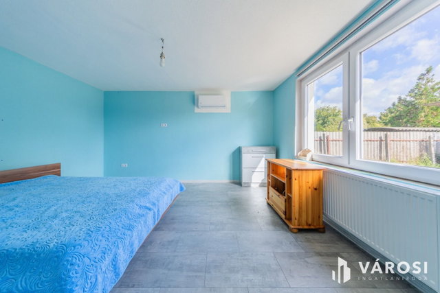 Eladó családi ház, Szegeden 29.99 M Ft, 2 szobás
