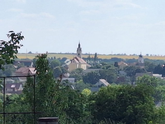 Eladó családi ház, Bicskén 45.5 M Ft, 4 szobás