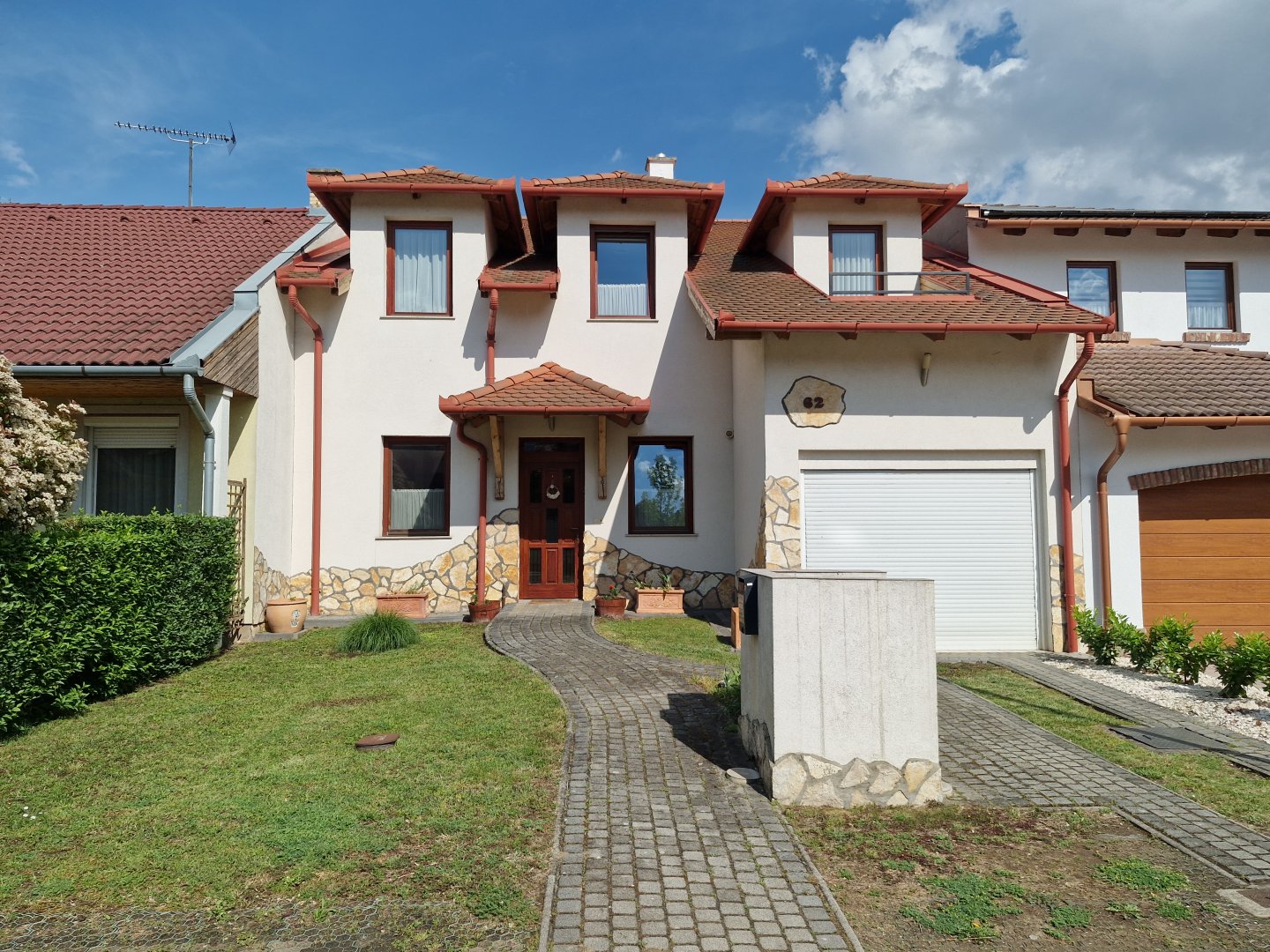 4 bed · 195m² · 189.900.000 ft