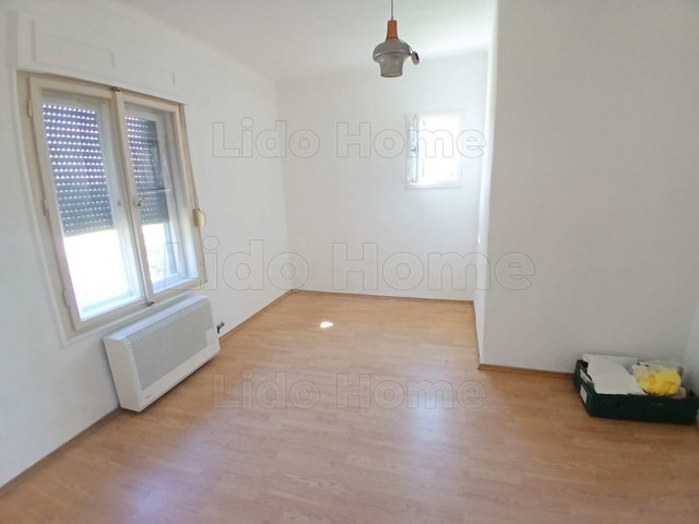 Eladó családi ház, Kisbéren 18.5 M Ft, 1 szobás