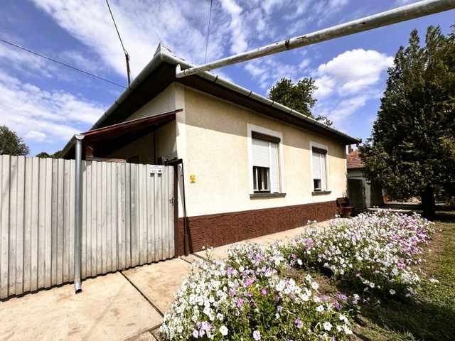 Eladó családi ház, Mezőkovácsházán 18 M Ft, 2 szobás