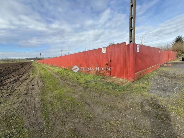 Eladó ipari ingatlan, Nyíregyházán 89.9 M Ft