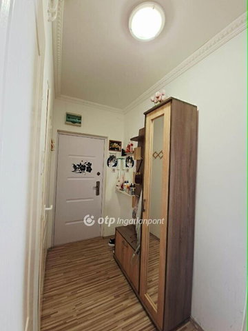 Eladó panellakás, Miskolcon 42 M Ft, 3 szobás