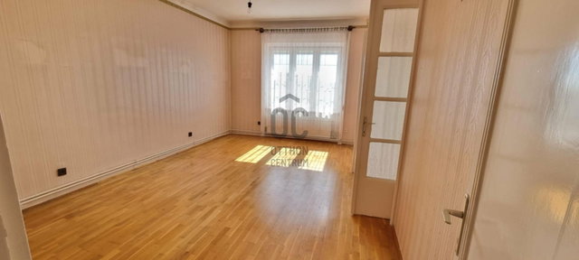 Eladó téglalakás, Pétfürdőn 58 M Ft, 4 szobás