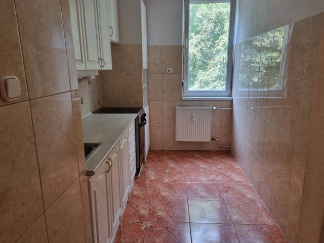 Kiadó téglalakás, albérlet, Tatabányán 175 E Ft / hó