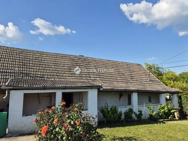 Eladó családi ház, Rácalmáson 34 M Ft, 3 szobás