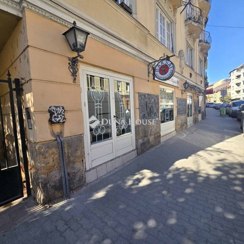 Eladó üzlethelyiség, Budapesten, XII. kerületben 350 M Ft