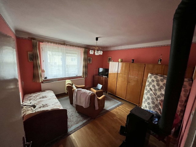Eladó családi ház, Hácson 25.99 M Ft, 2 szobás