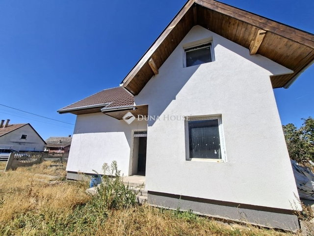 Eladó családi ház, Szentmártonkátán 67.5 M Ft, 4 szobás