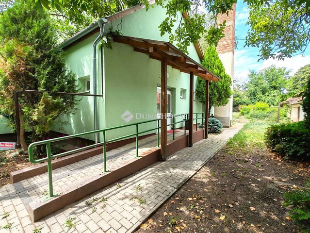 Eladó ipari ingatlan, Mezőkovácsházán 65 M Ft