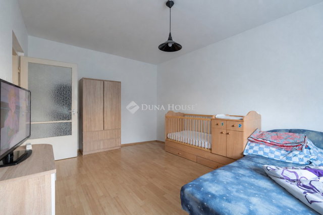 Eladó panellakás, Tatabányán 27.9 M Ft, 2 szobás
