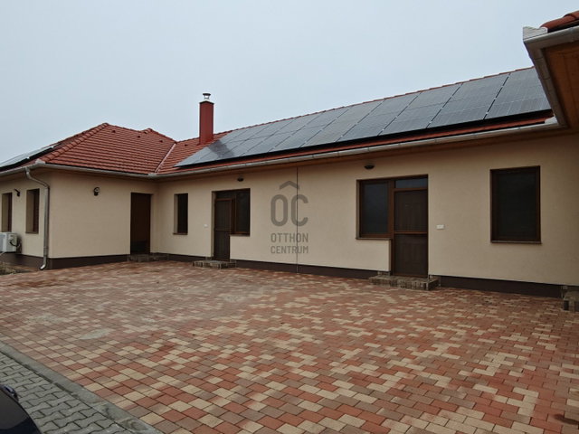 Eladó ikerház, Bócsán 65 M Ft, 4 szobás / költözzbe.hu