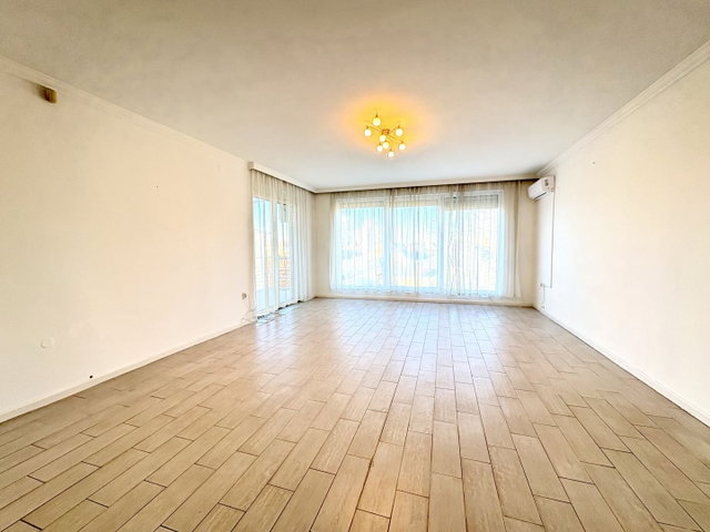 Eladó családi ház, Debrecenben 259 M Ft, 7 szobás