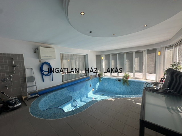 Eladó családi ház, Budapesten, XVI. kerületben 379.999 M Ft