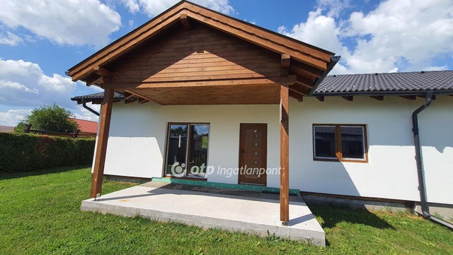 Eladó ikerház, Balatonmáriafürdőn 45 M Ft, 1+2 szobás