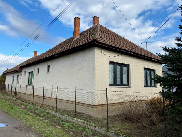 Eladó családi ház, Ököritófülpösön 23 M Ft, 4 szobás