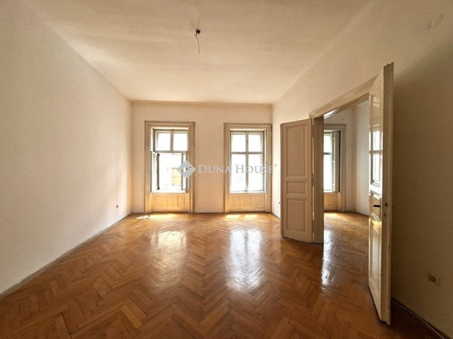 Eladó téglalakás, Budapesten, VIII. kerületben 76.8 M Ft
