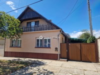Eladó családi ház, Baján 47 M Ft, 6 szobás
