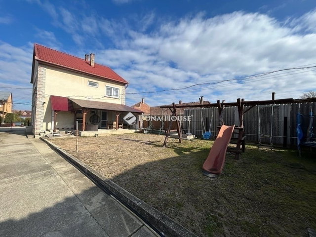 Eladó családi ház, Újhartyánon 99.9 M Ft, 7 szobás