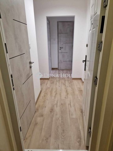 Eladó panellakás, Pécsett, Gosztonyi Gyula utcában 43.5 M Ft