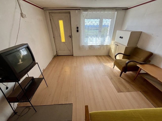 Eladó családi ház, Móron 15.5 M Ft, 1 szobás
