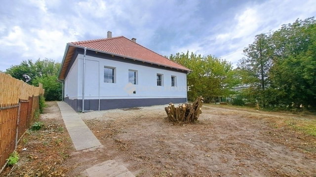 Eladó családi ház, Zsámbokon 69 M Ft, 3 szobás